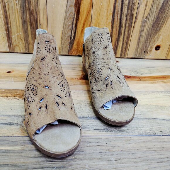 COOLWAY Nelia Tan Suede Leather Laser Cut Booties - Picture 3 of 5